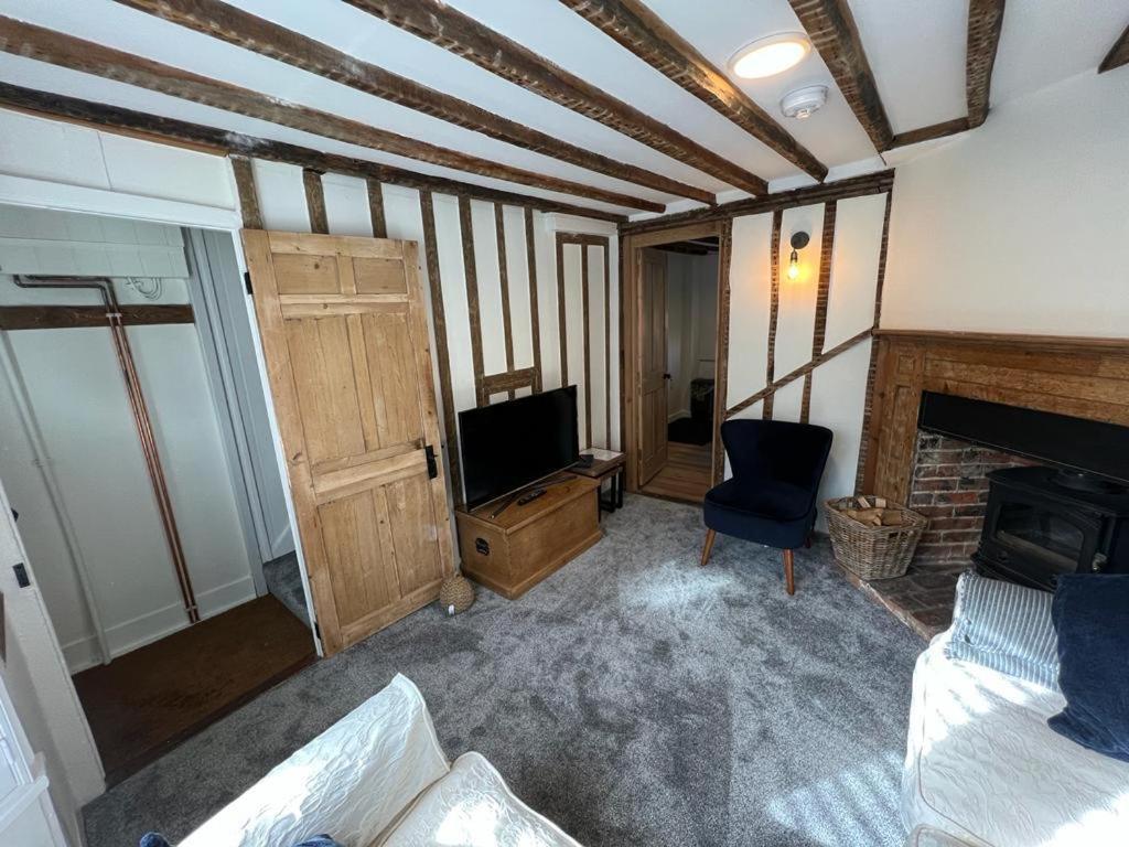 The Cottage, 13 Golden Sq. Holiday home